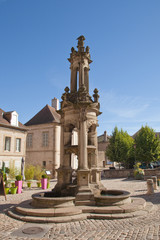 Fototapeta na wymiar Une fontaine d'Autun