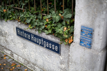 Fototapeta na wymiar Hintere Hauptgasse Schild