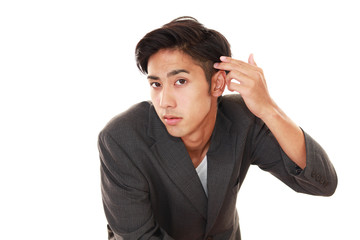 ヘアーセットをしている男性