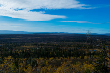 Naklejka premium Norwegian mountain in beautiful fall colors
