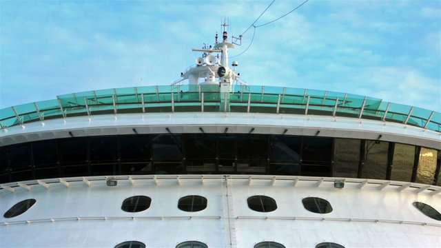 Navigation bridge radar cruise ship HD 1860