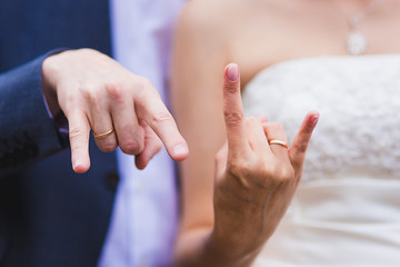 hands newlywed
