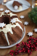 Lebkuchen Gugelhupf mit Zimtsternen