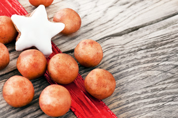 Weihnachten - Zimtstern und Marzipan