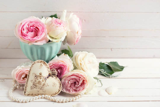 Background with sweet pink roses flowers