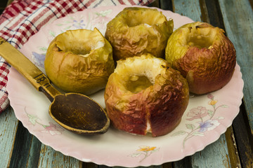 baked apples with sugar