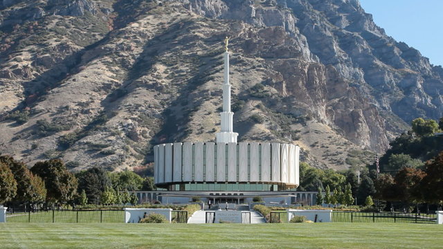 Mormon Temple Provo front P HD 3658