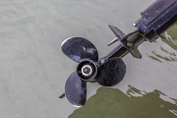 Hélice de motor de barco