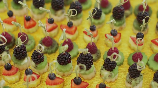 Dessert canape