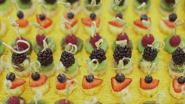 Dessert canape