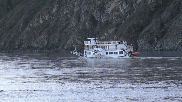 Yukon River Boat Up Stream Canada Gold Country P HD 1440