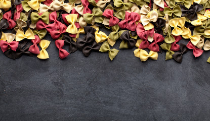 bunte farfalle pasta