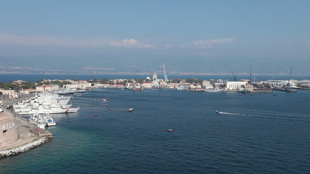 Messina harbor entrance fast P HD 0849