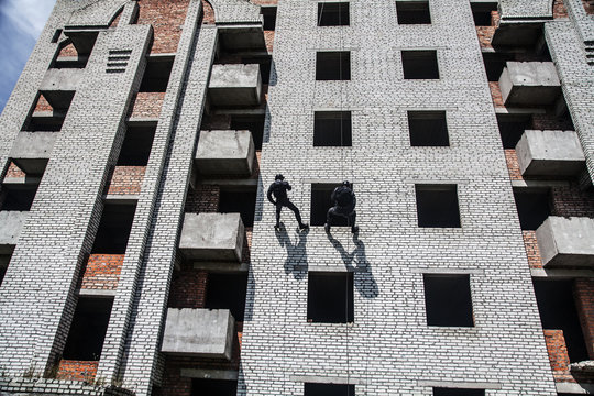Fast Roping Onto Building Fast-Roping Bilder – Durchsuchen 170 Archivfotos, Vektorgrafiken und ...