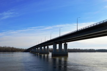 Fototapeta na wymiar Мост через Обь в Барнауле