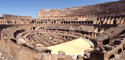 Panorámica interior del coliseo romano de día, italia, roma - obrazy, fototapety, plakaty