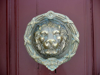 lion doorknocker 