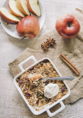 Apple crumbles