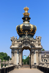 Fototapeta na wymiar Crown at gate Kronentor at palace Zwinger, Dresden