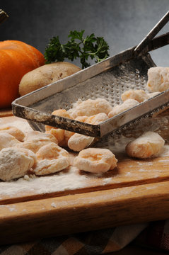 Gnocchi Nokedli Dumplings 뇨키 &ntilde;oquis ニョッキ Ньокки نوکی Nocken Nhoque Noky Nyoquis 玉棋 Kart&ouml;flupasta Niyoki ניוקי
