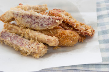 Deep fried sliced banana and taro