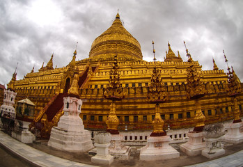 Fototapeta na wymiar Shwezigon Pagoda, Bagan, Myanmar
