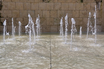 Vertical Jets of water in fountain