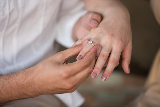 man makes proposal to a woman
