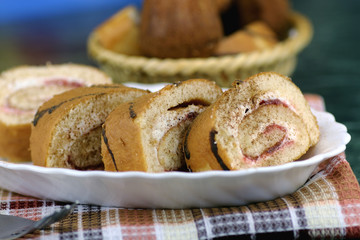 Biscuit roll with stuffing