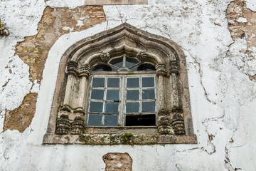 Fototapeta na wymiar window of an ancient house of the medieval town of Marvao, Portugal