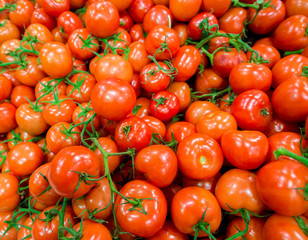 Tomatoes on the supermarket display