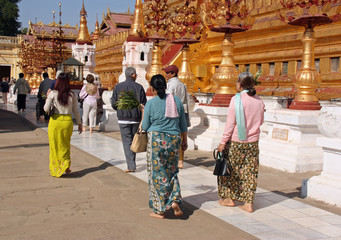 Fototapeta na wymiar Birmanie, pagode de Muhamuni