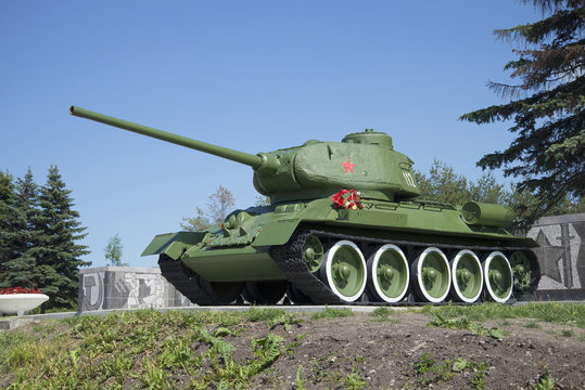 Танк Т-34-85 крупным планом. Мемориал "Пулковский рубеж", Санкт-Петербург