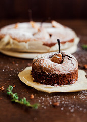 chokolate cake with pears
