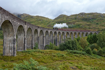 Gleanfinnan viaduct and steam train