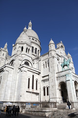 Fototapeta na wymiar The Basilica of Sacre-Coeur, Montmartre. Paris
