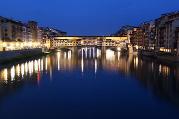 Le "Ponte Vecchio" de Florence de nuit