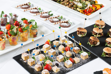 Fingerfood-Buffet in der Gastronomie