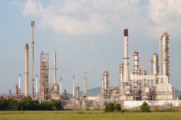 Fototapeta na wymiar Oil refinery, petrochemical plant at industrial estate