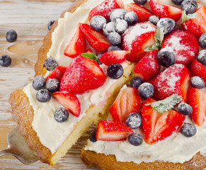 Cake with fresh berries