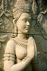 Statut pierre d&eacute;esse