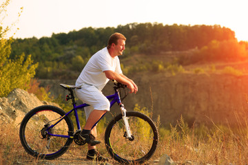 Obraz premium Mountain Bike cyclist riding outdoor