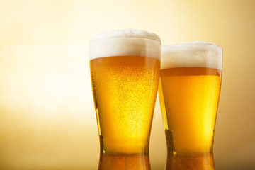 ビール　Beer into glass