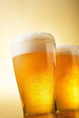 ビール　Beer into glass