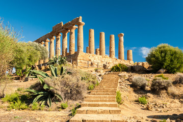 Fototapeta na wymiar The temple of Juno, in the Valley of the Temples of Agrigento