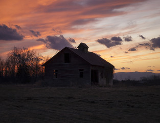 Silhouette of an Old Barn Against Dramatic Hudson Valley Sunset - 94005914