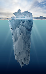 Naklejki  góra lodowa z podwodnym widokiem