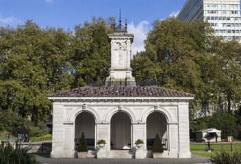 Fototapeta na wymiar Italian Garden in Kensington Gardens in London