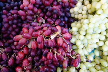Grüne und Rote Trauben