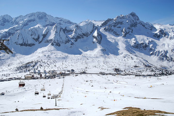 Kurort narciarski Passo del Tonale - obrazy, fototapety, plakaty